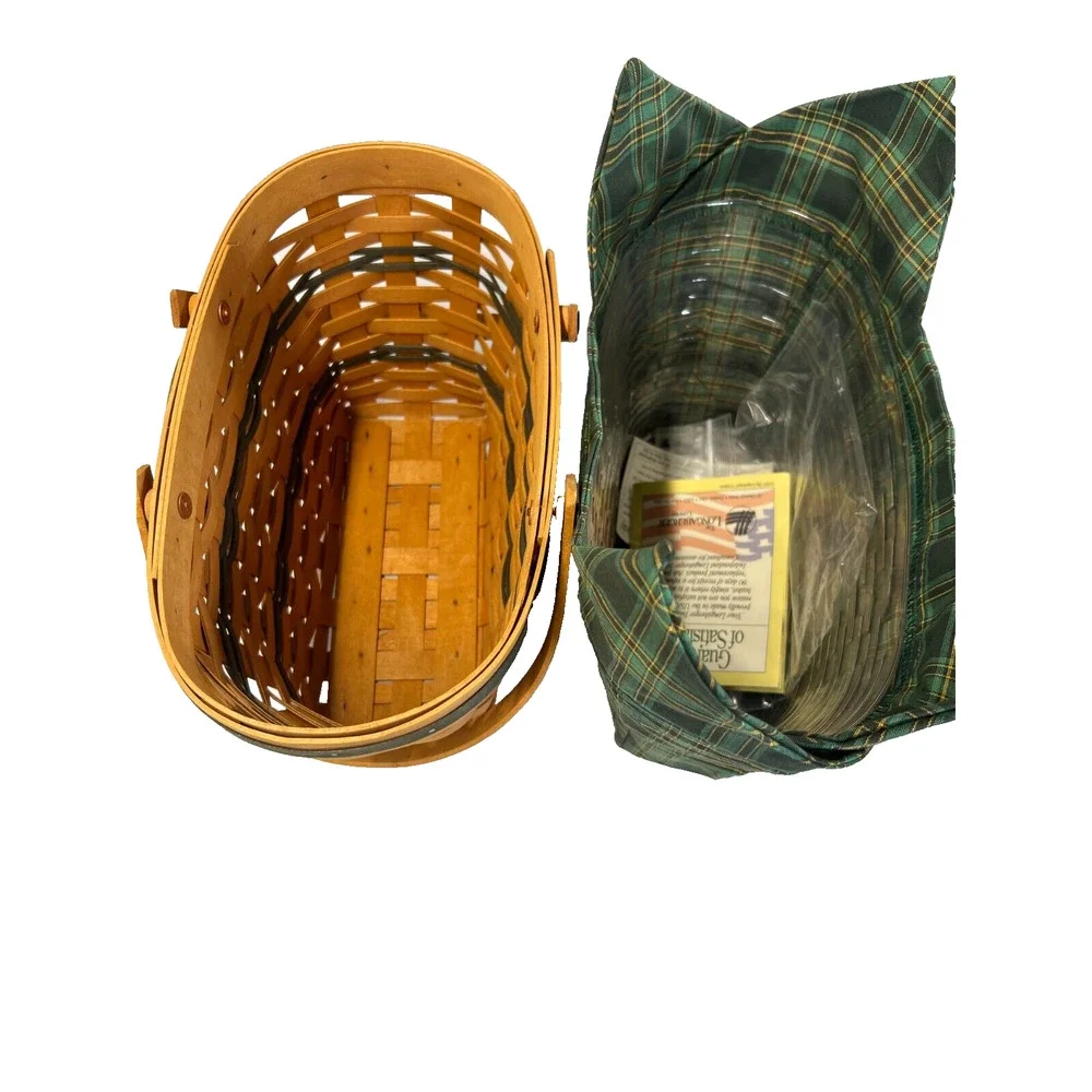 1997 Longaberger Fellowship Basket w/Plaid Liner 12.5
